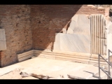 04779 ostia - regio i - insula xv - tempio dell'ara rotonda (i,xv,6) - nordwand.jpg